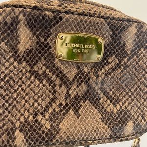 Michael Kors Crossbody Animal Print. Great condition.
